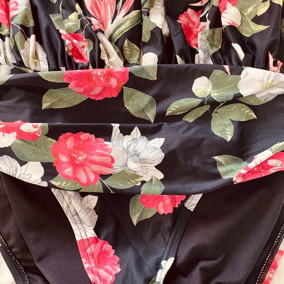Vince Camuto Multi Color Floral Bathing Suit. - Picture 7 of 16